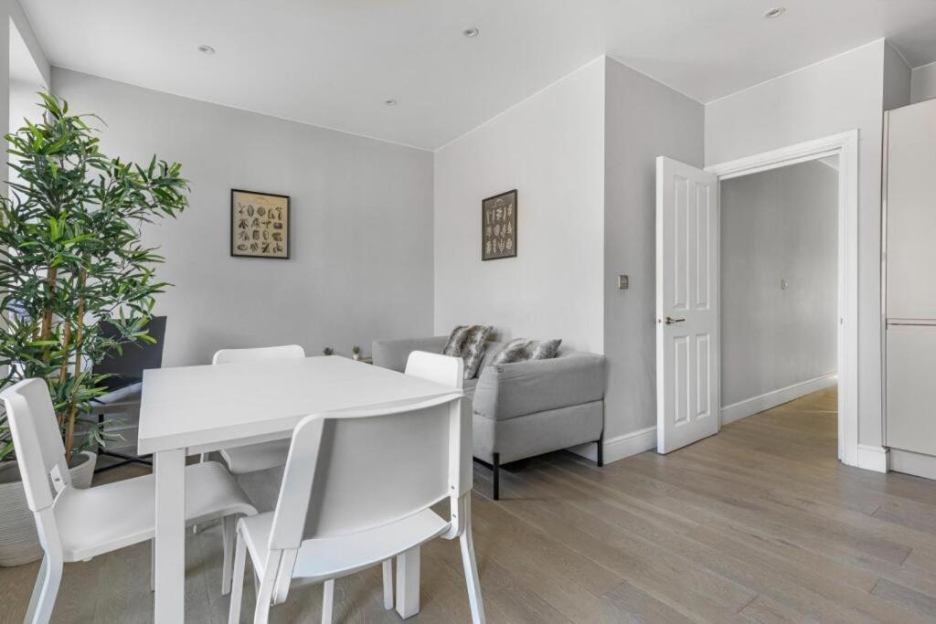 Brilliant 2 Bed Apartment - Spacious, Central & Well-Connected London Exteriör bild