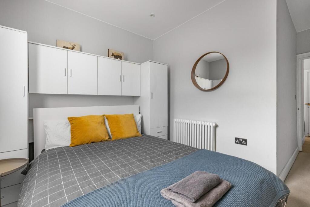 Brilliant 2 Bed Apartment - Spacious, Central & Well-Connected London Exteriör bild