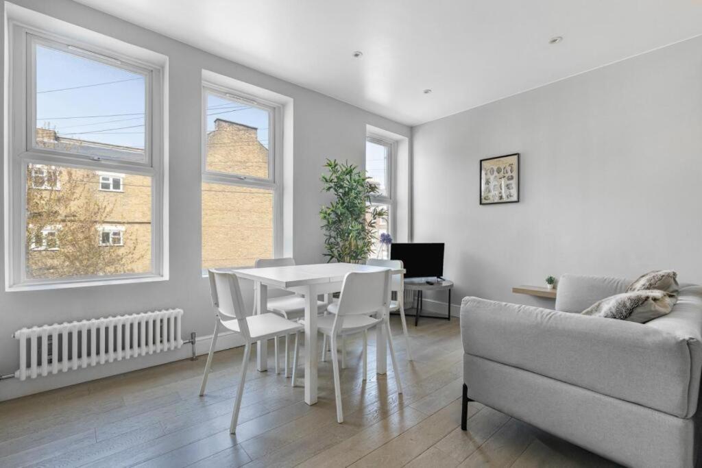 Brilliant 2 Bed Apartment - Spacious, Central & Well-Connected London Exteriör bild